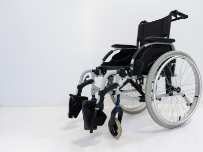 Comment louer un fauteuil roulant? 